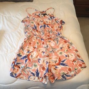 EUC Floral romper - worn 1x